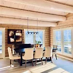 Large And Luxurious Family In Myrkdalen Helgatun