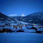 Large And Luxurious Family In Myrkdalen * Helgatun